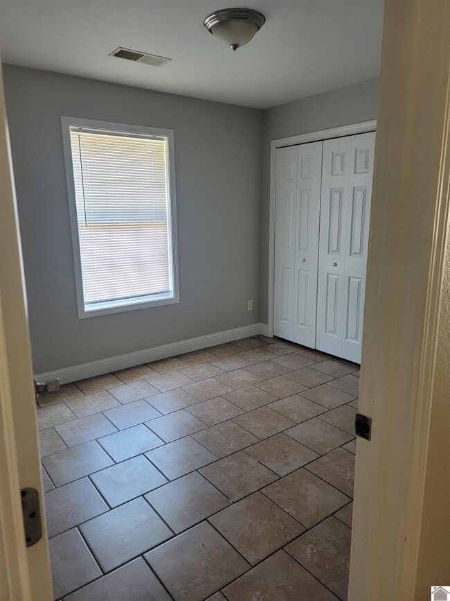 Building Photo - 2627 Fairmont St