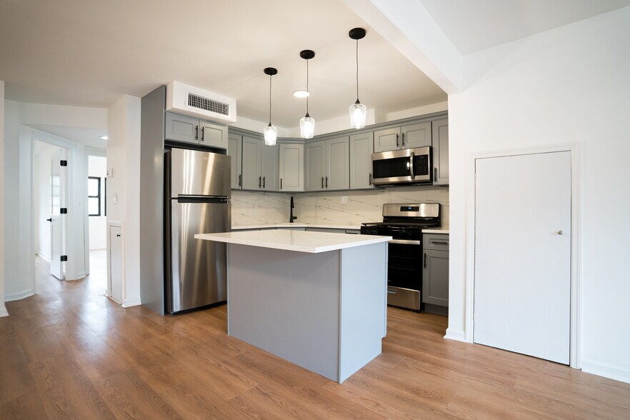 Building Photo - 27 Alan Ter