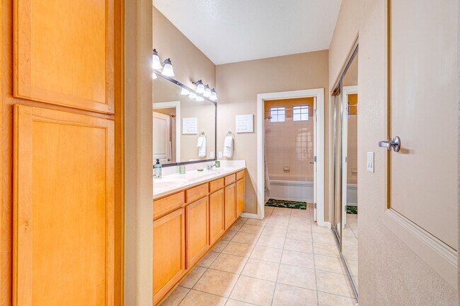 Building Photo - Furnished Retreat in Scottsdale