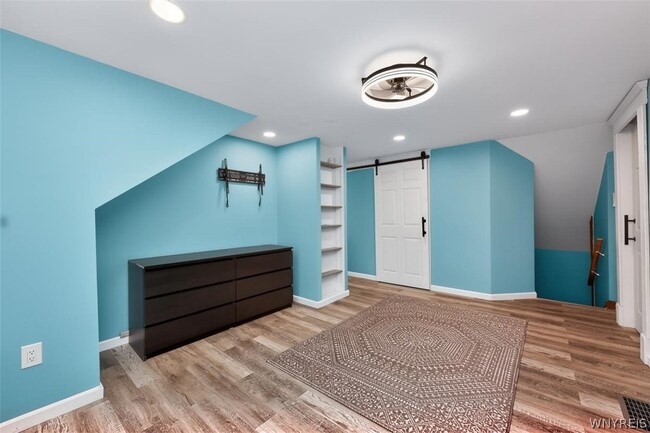 Building Photo - 8726 Point Ave