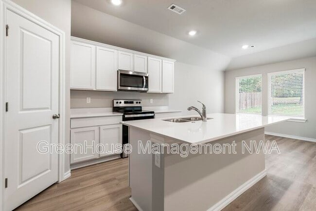 Building Photo - 2401 N Heritage Ranch Dr