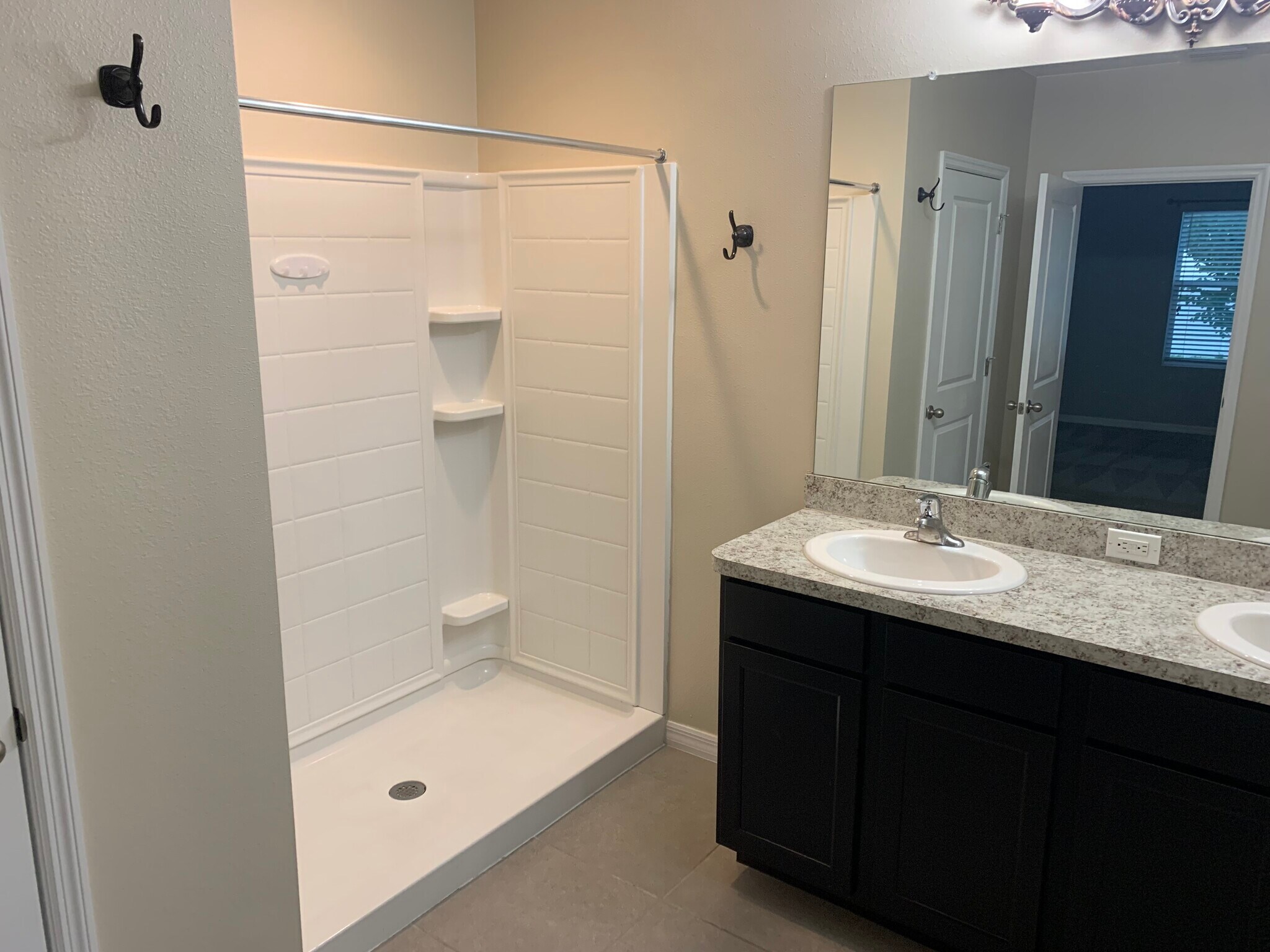 Building Photo - 3915 Bramblewood Loop