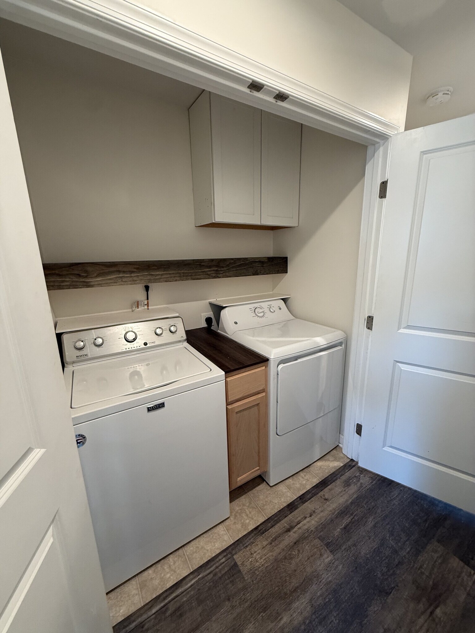 Building Photo - 103 Fernside Ct