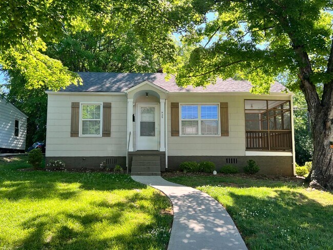 Building Photo - 909 Poplar St