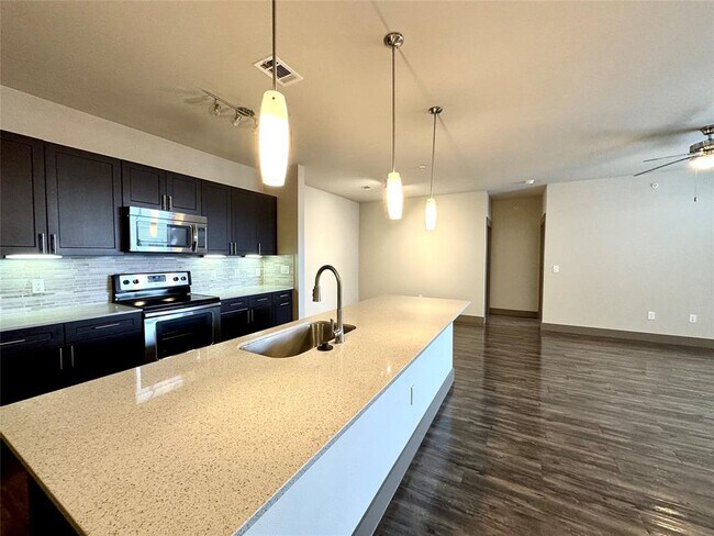 Building Photo - 2033 S Gessner Rd