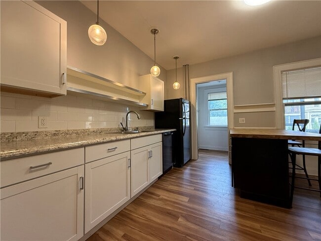 Building Photo - 1036 Monroe Ave