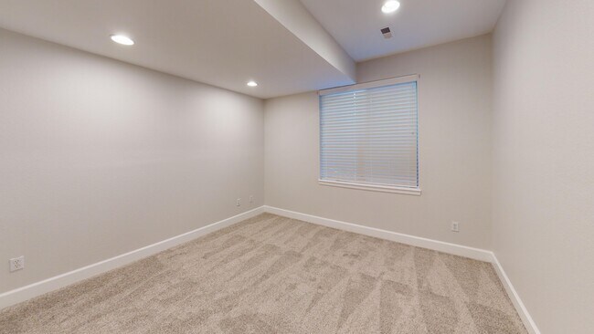 Building Photo - 1610 Ames Ct