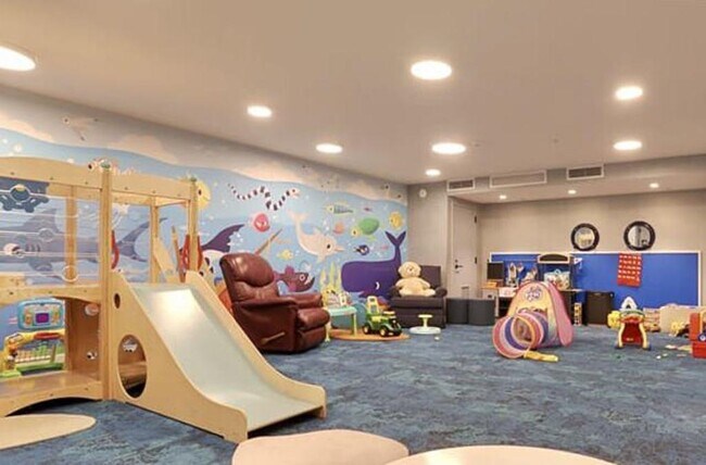 Building Photo - 1425 Hudson St