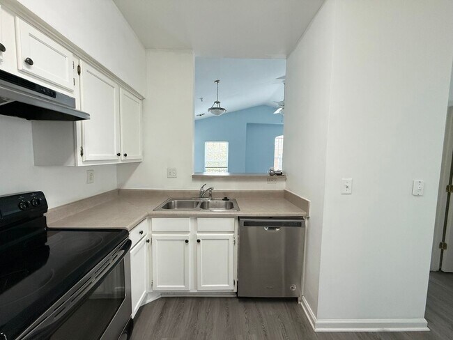 Building Photo - 925 Dorchester Pl