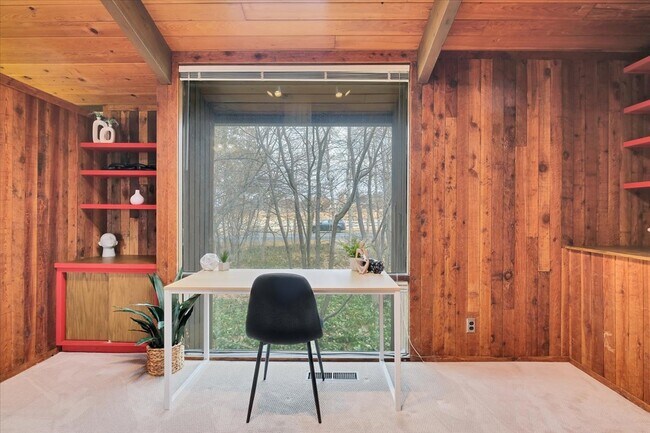 Building Photo - 980 E 1800 N