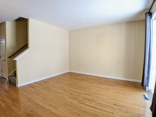 Building Photo - 385 Bradbury Ln