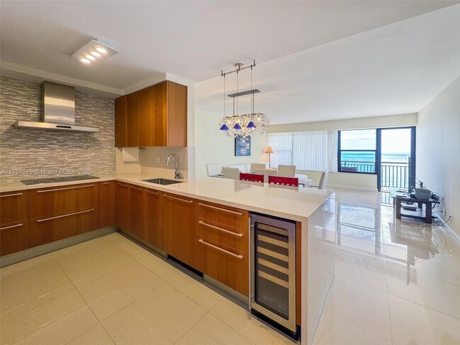Building Photo - 3800 Galt Ocean Dr