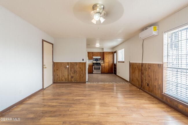 Building Photo - 921 Wier Ln