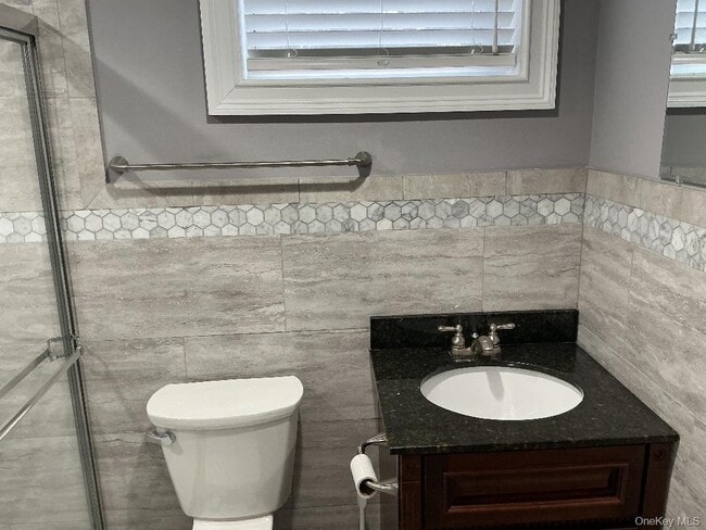 Building Photo - 9 Twin Cedar Ln