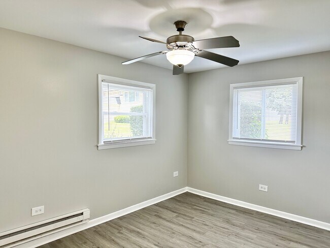 Building Photo - 9709 W Lorraine Dr