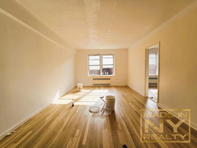 Building Photo - 2 bedroom in REGO PARK NY 11374