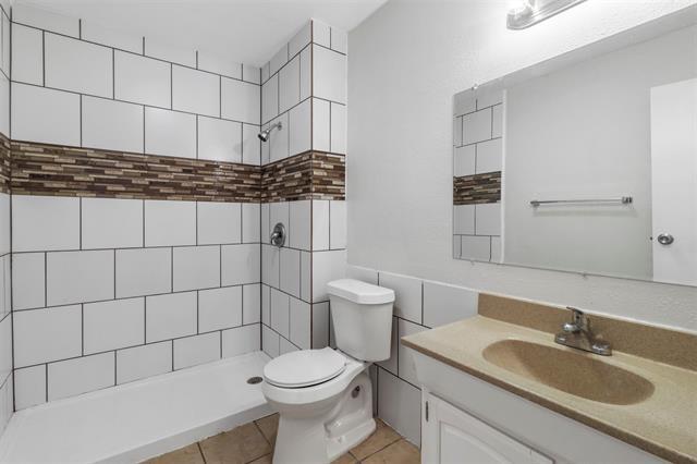 Building Photo - 609 Shadyglen Dr