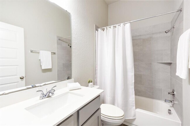 Building Photo - 228 Pisa Ln