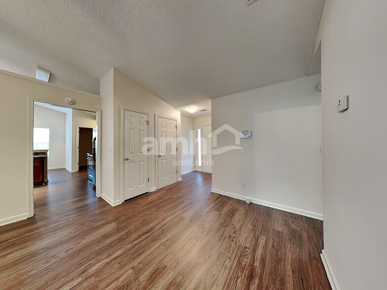 Building Photo - 750 Ashland Park Way