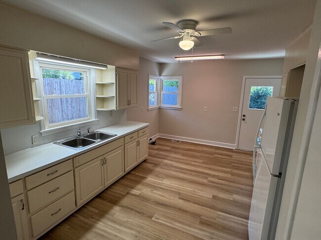 Building Photo - FOR RENT - Haymount Charmer