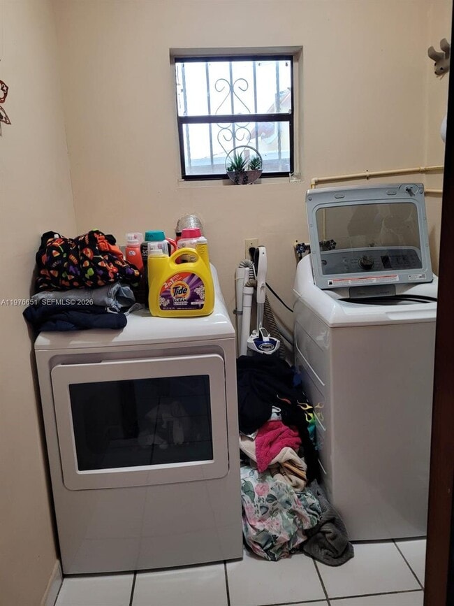 Building Photo - 10932 SW 25th St