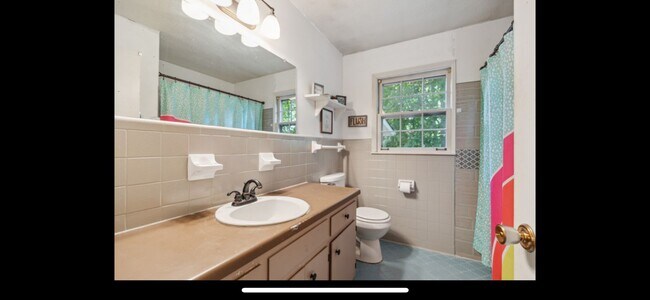 Building Photo - 1820 Whispering Hills Trl