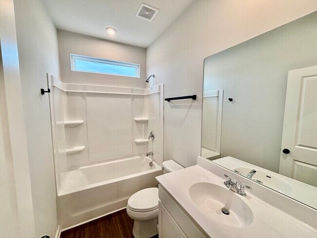 Building Photo - 1465 Creekside Cir NW