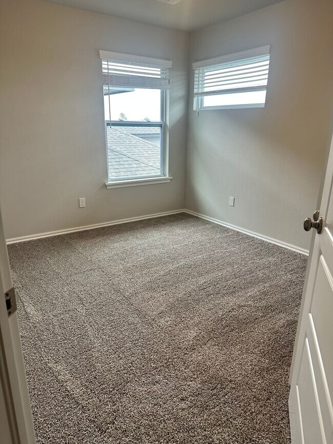 Building Photo - 1st Month Free!