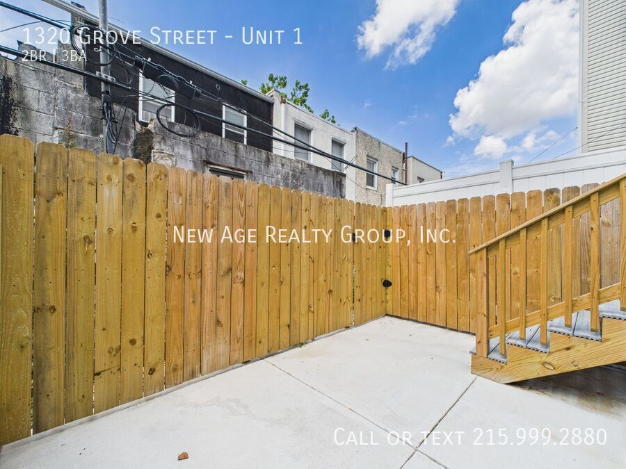 Building Photo - 1320 Grove St