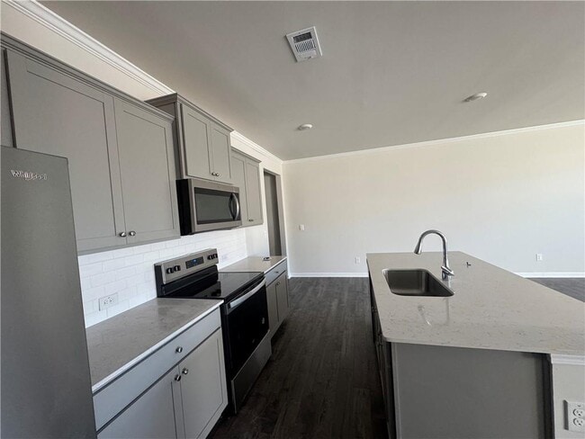 Building Photo - 2457 Bayberry St