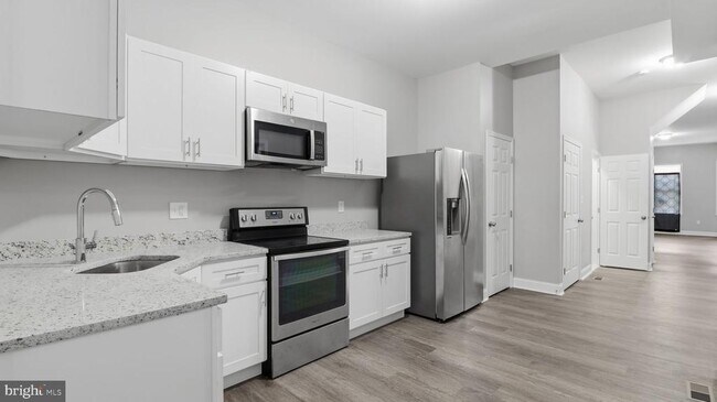 Building Photo - 917 N Gilmor St