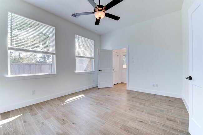 Building Photo - 156 Sea Foam Ct