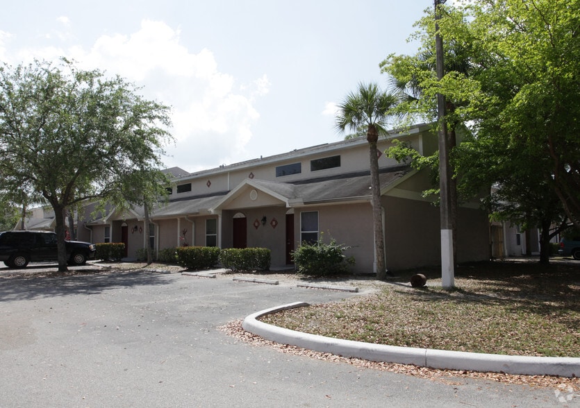 Building Photo - Terrace at Naples Townhomes