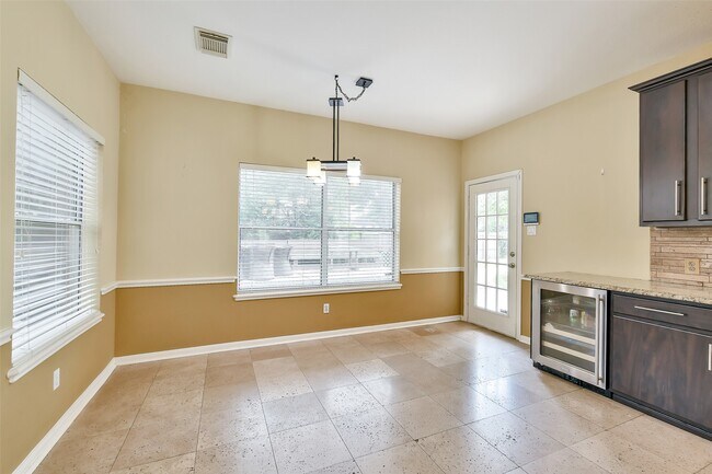 Building Photo - 5803 Song Ridge Ct