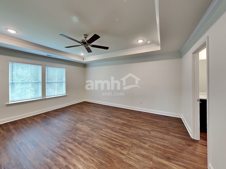 Building Photo - 180 Pecan Dr