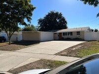 Building Photo - 3 Bed 2 Bath Home!