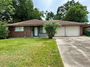 Building Photo - 530 Edgebrook Dr