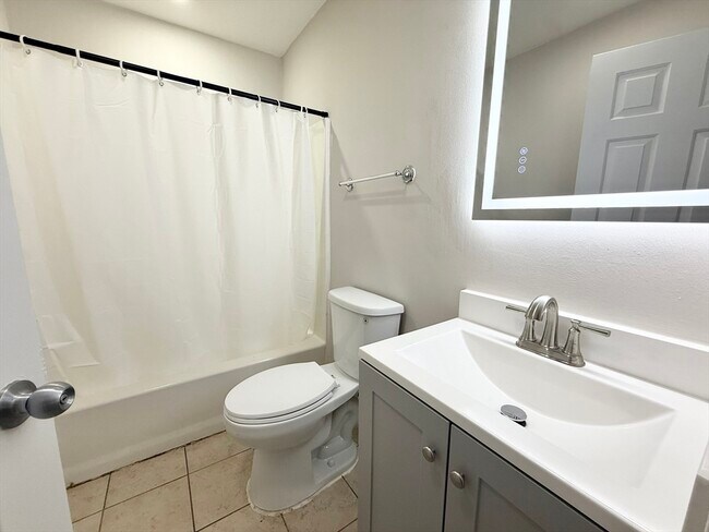 Building Photo - 15 Ruggles St