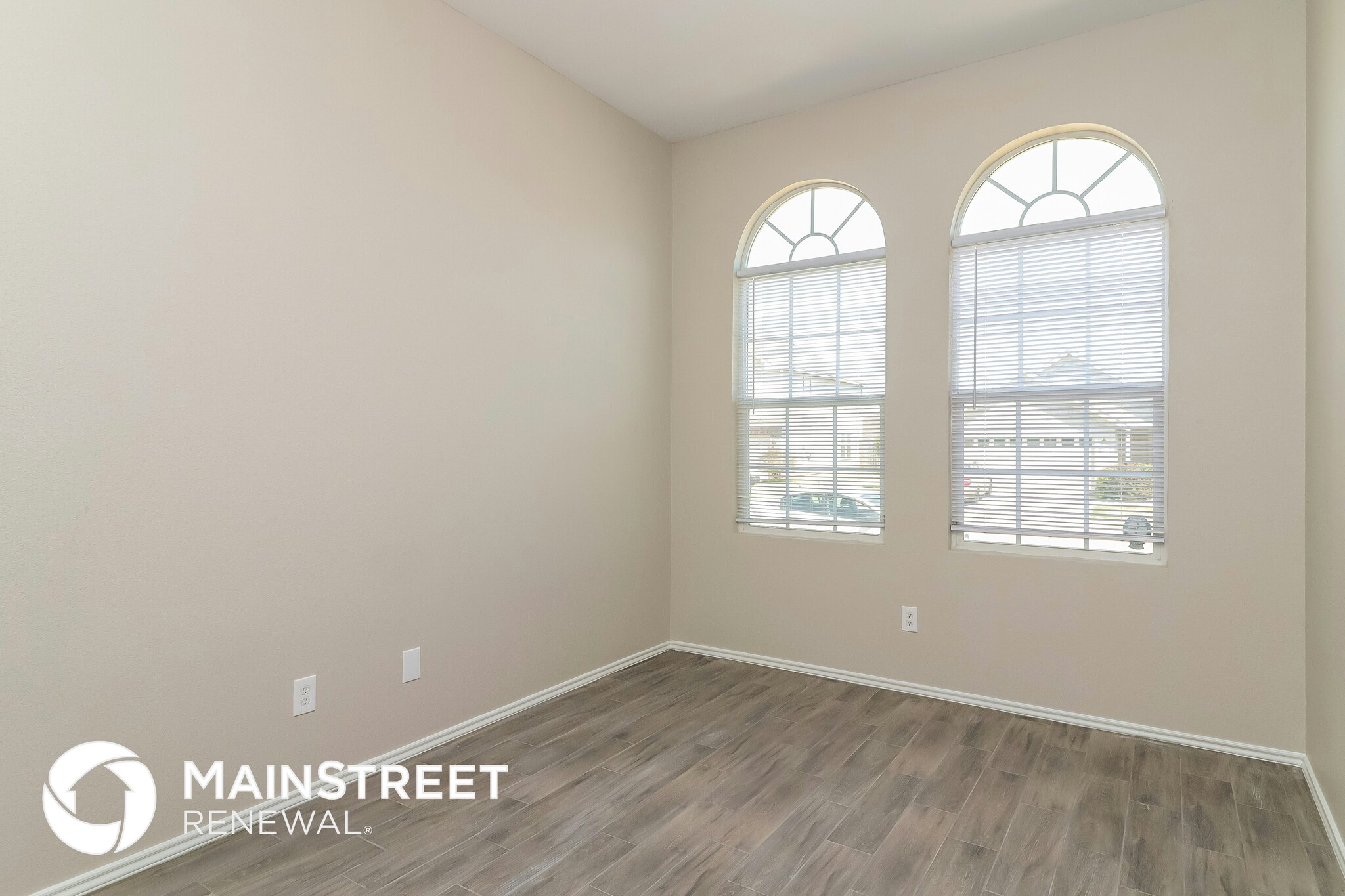 Building Photo - 212 Cres Ridge Dr