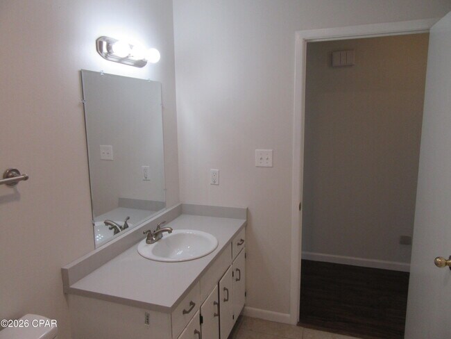 Building Photo - 8629 Deerpoint Dr
