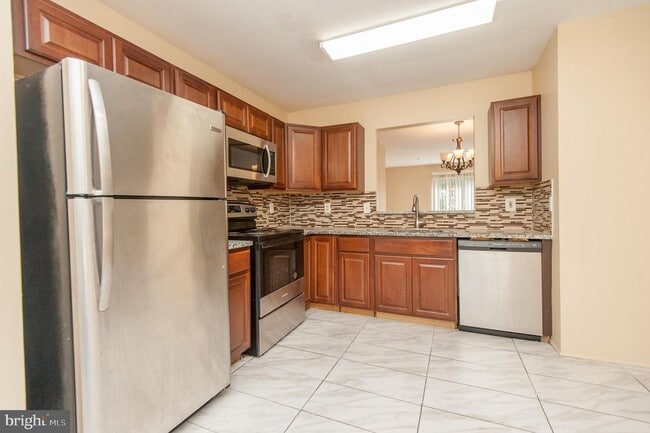 Building Photo - 10749 Kitchener Ct
