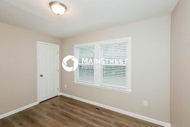 Building Photo - 3 Bedroom Pet-Friendly Home in MONROE, NC with Main Street Renewal