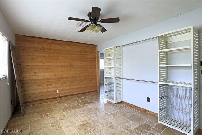 Building Photo - 1352 Shadow Ln