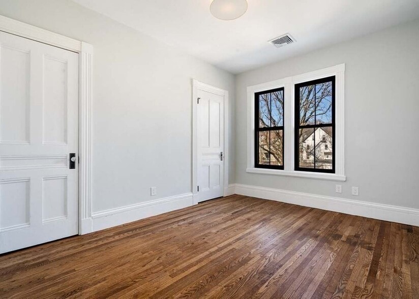 Building Photo - 31 Monadnock St