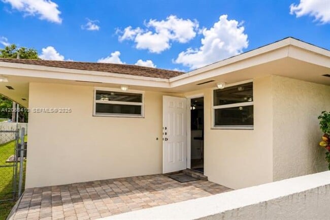 Building Photo - 5780 SW 61st St