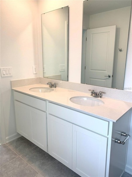 Building Photo - 15609 Water Spring Blvd