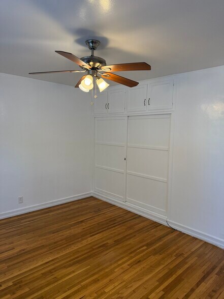 Building Photo - 3131 Arizona Ave