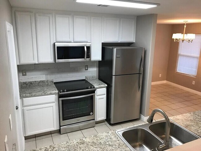 Building Photo - 1055 Vermont Ave