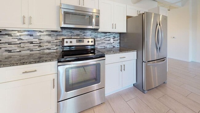 Building Photo - Downtown Condo Views 1/bd 1/ba
