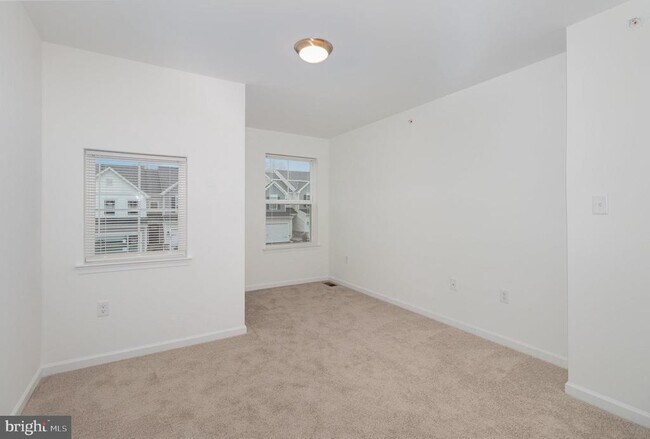 Building Photo - 104 Emma Cir